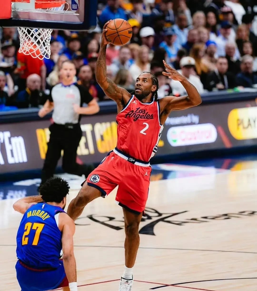 莱昂纳德压哨绝杀,快船击败国王 莱昂纳德压哨绝杀,快船击败国王